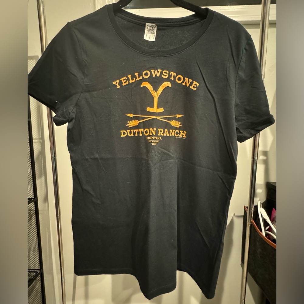 New Yellowstone Dutton Ranch T-Shirt Size M